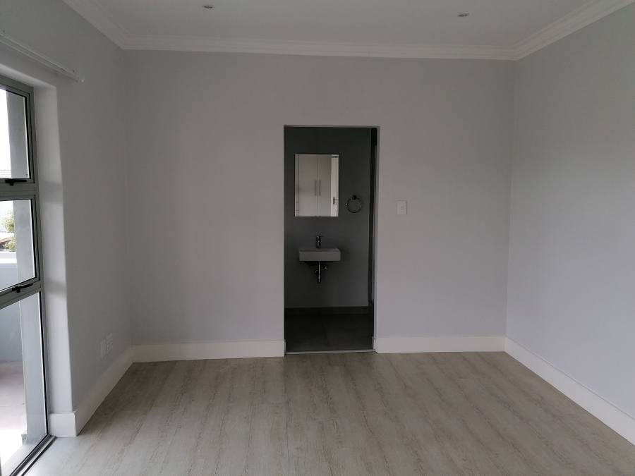 To Let 3 Bedroom Property for Rent in Langeberg Heights Western Cape